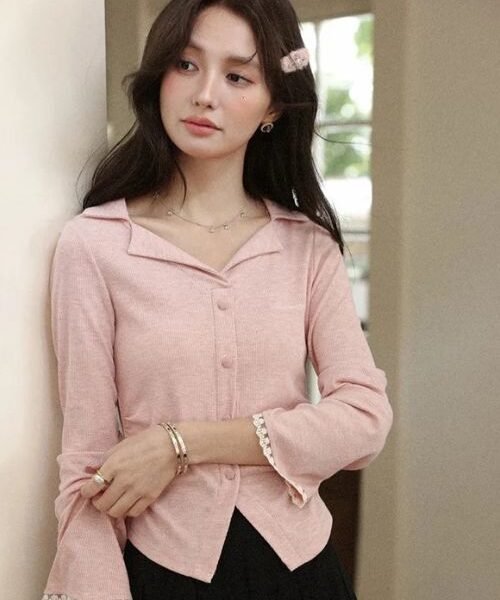 lace trim long sleeve pink t shirt, women’s pink long sleeve t shirt, cozy women’s winter tee, stylish pink t shirt