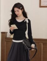 women black t shirt