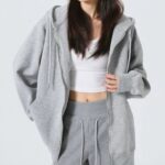 sporty winter coat for women, oversized hoodie coat for women, stylish women’s hoodie coat, casual street style winter coat hoodie