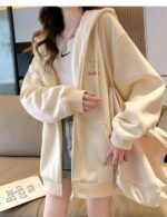 oversized hoodie for women, women’s hoodie with pockets and zipper, women’s oversized hoodie in neutral color, stylish women’s zip up hoodie with hood