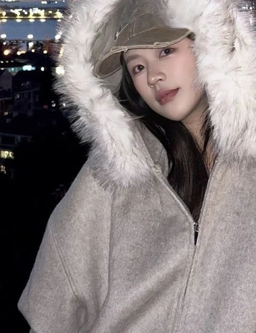 Stylish Gray Fur Zip Up Hoodie | Women’s Fashion Cozy gray zip up hoodie for daily wear